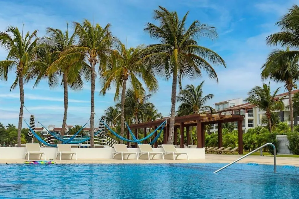 Luxury Beachfront Resort At Mareazul Playa del Carmen Apartment
