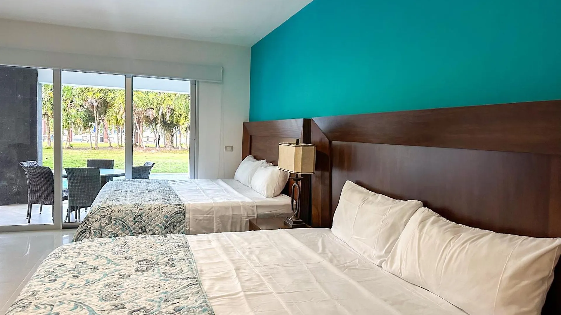 Luxury Beachfront Resort At Mareazul Playa del Carmen Apartment