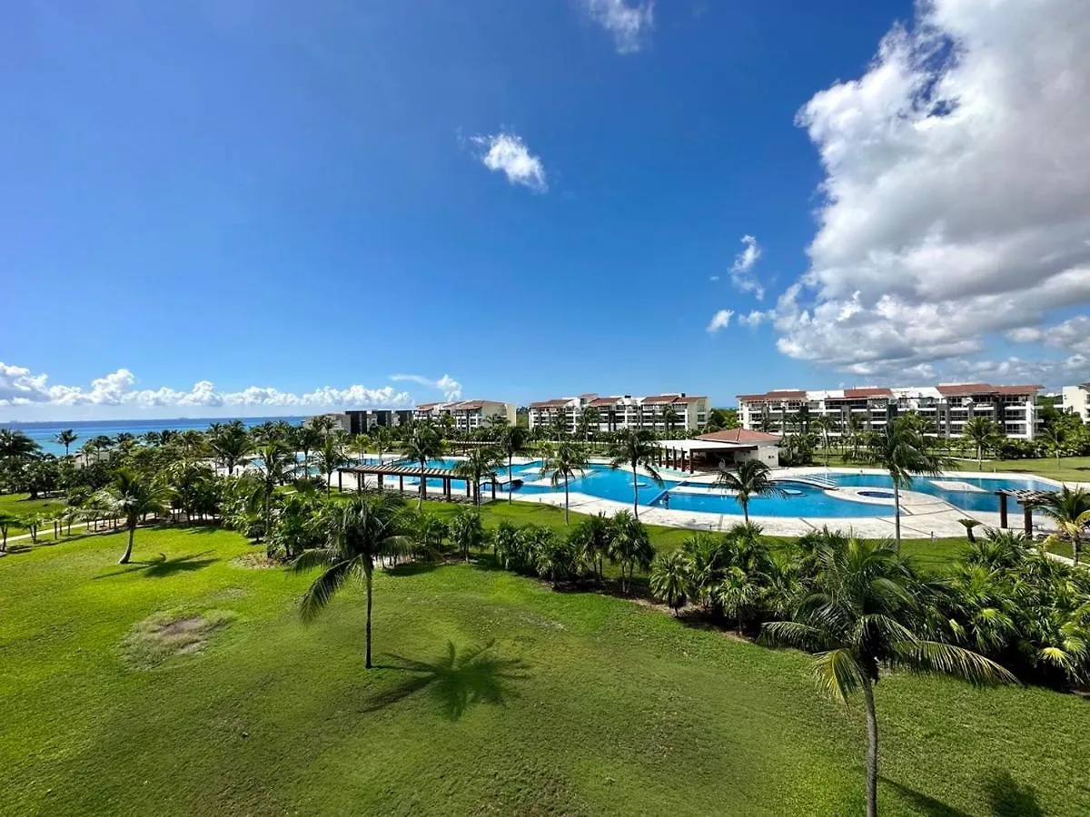 Luxury Beachfront Resort At Mareazul Playa del Carmen Apartman