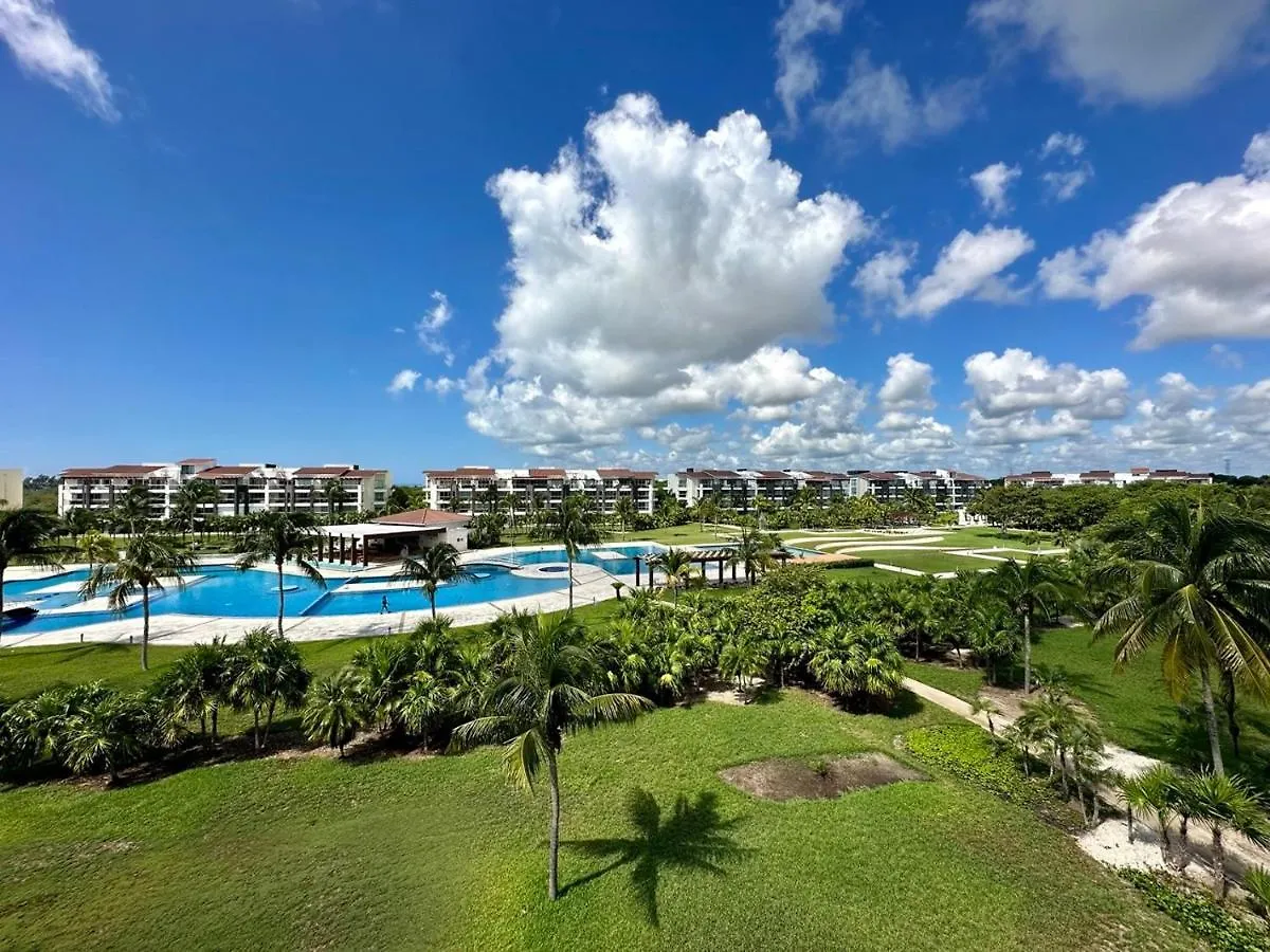 Luxury Beachfront Resort At Mareazul Playa del Carmen 0*,