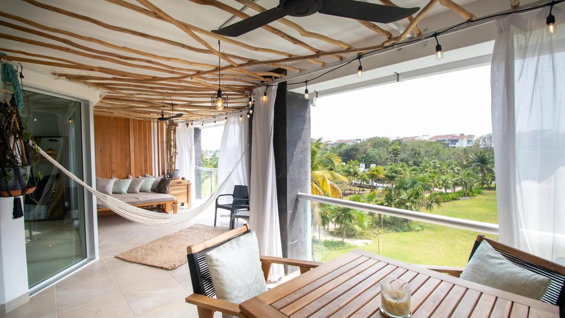 Luxury Beachfront Resort At Mareazul Playa del Carmen Mexikó