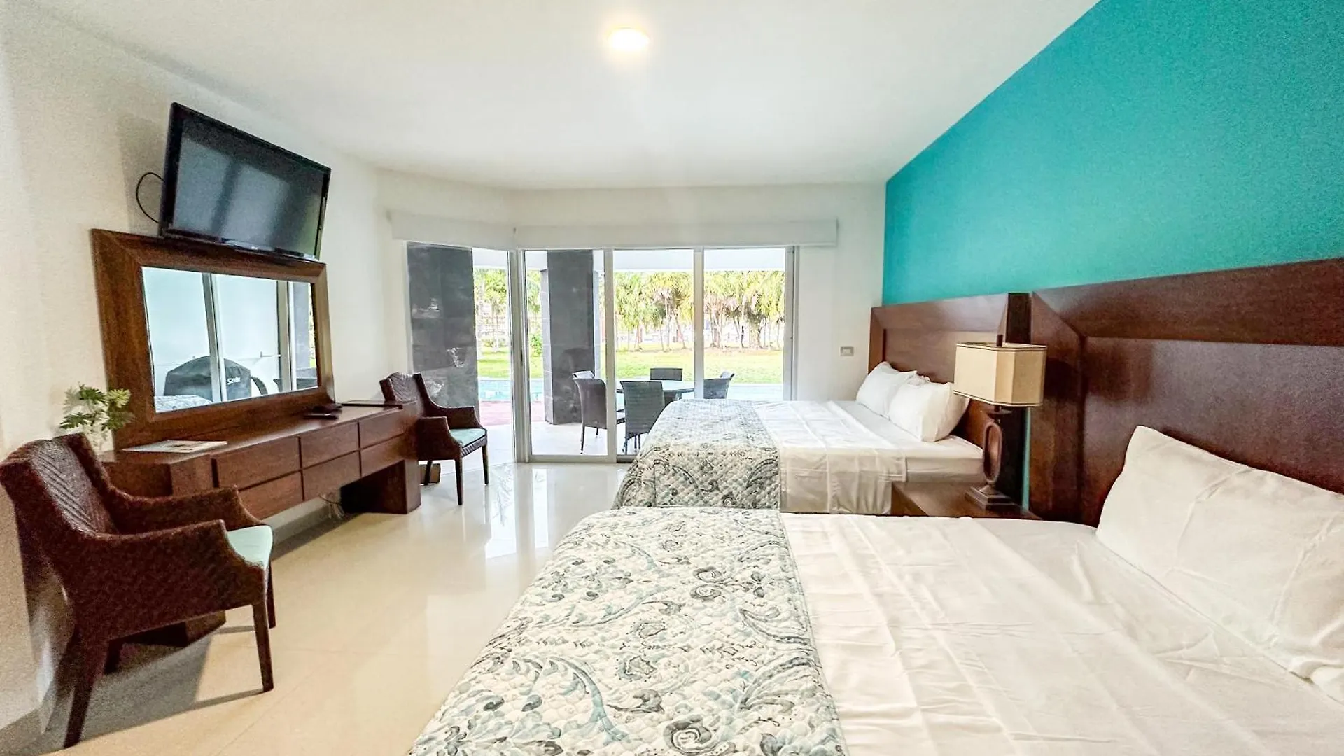 Luxury Beachfront Resort At Mareazul Playa del Carmen 0*,  Mexikó
